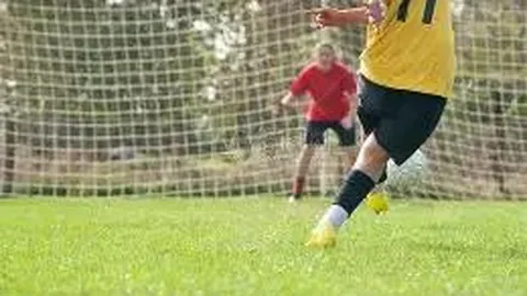 独家揭秘！摩根对话C罗：专访预告片流出，揭秘缺席若塔葬礼背后真相！